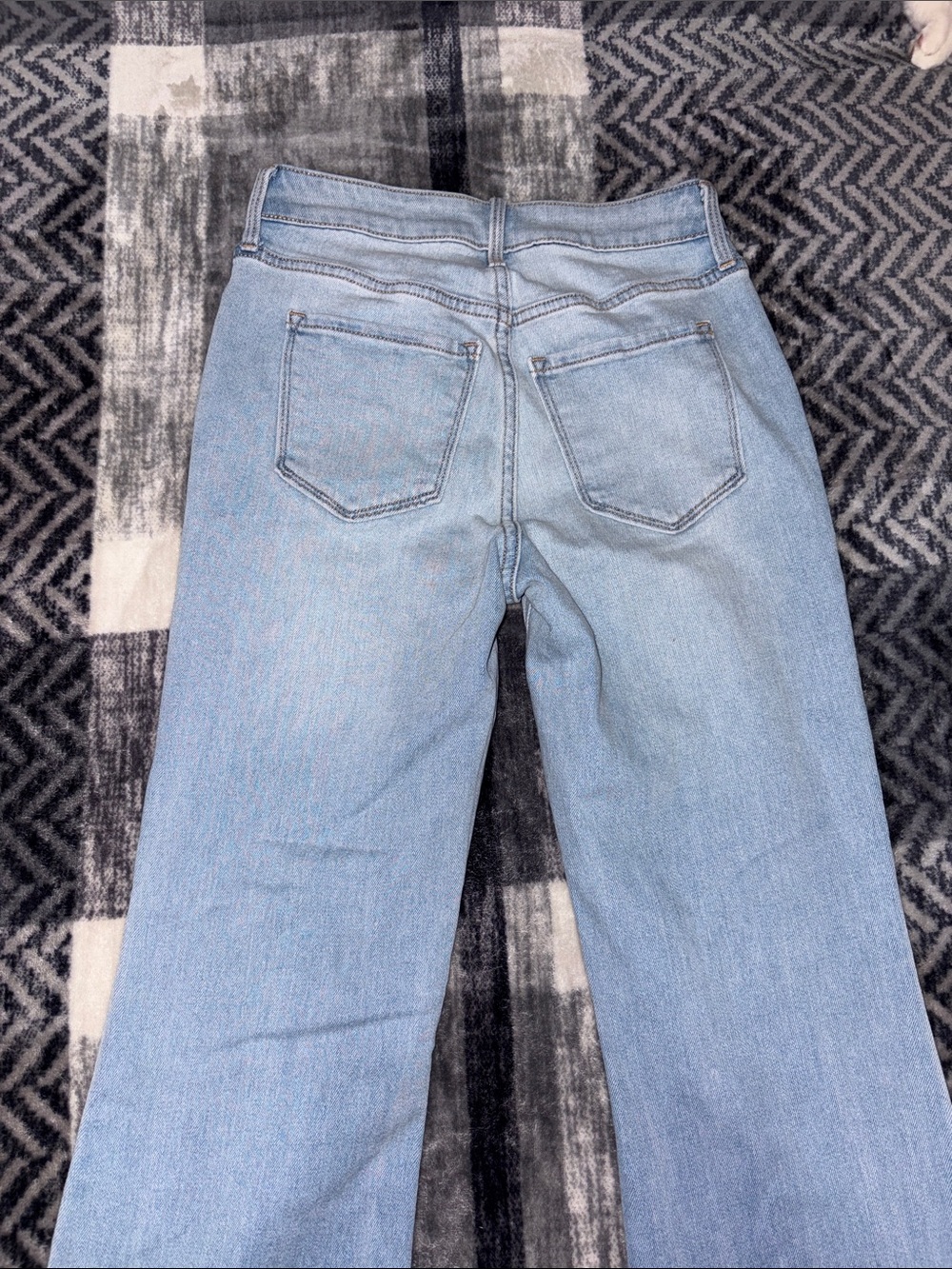 NWOT Old Navy Pale Blue High-Rise Wide Leg Flare Jeans - Picture 6 of 7